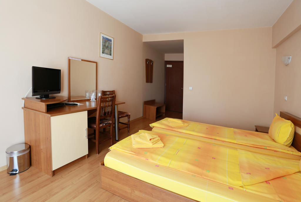 Acropolis Hotel Pazardzhik Room photo