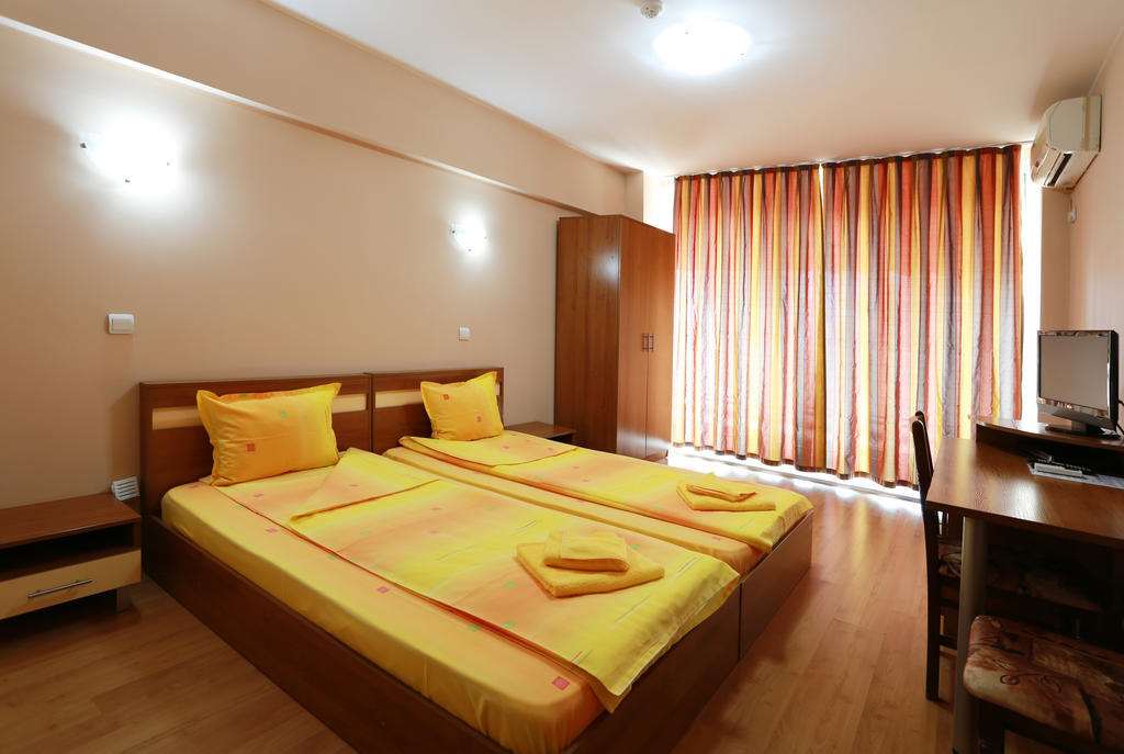 Acropolis Hotel Pazardzhik Room photo
