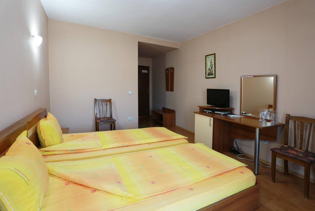 Acropolis Hotel Pazardzhik Room photo