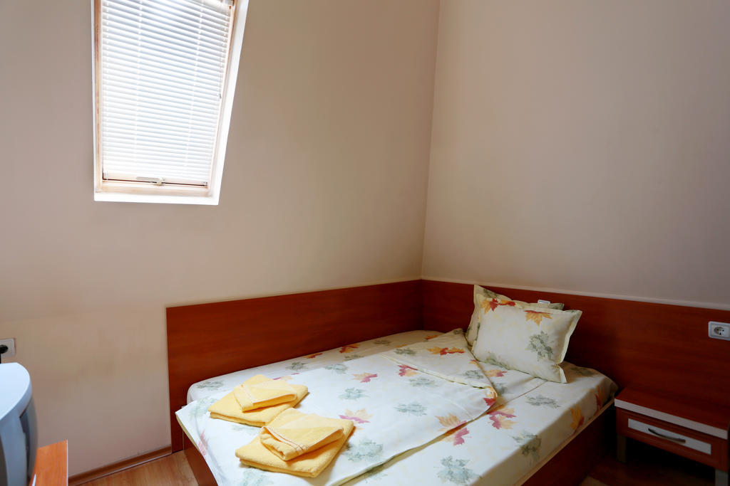 Acropolis Hotel Pazardzhik Room photo