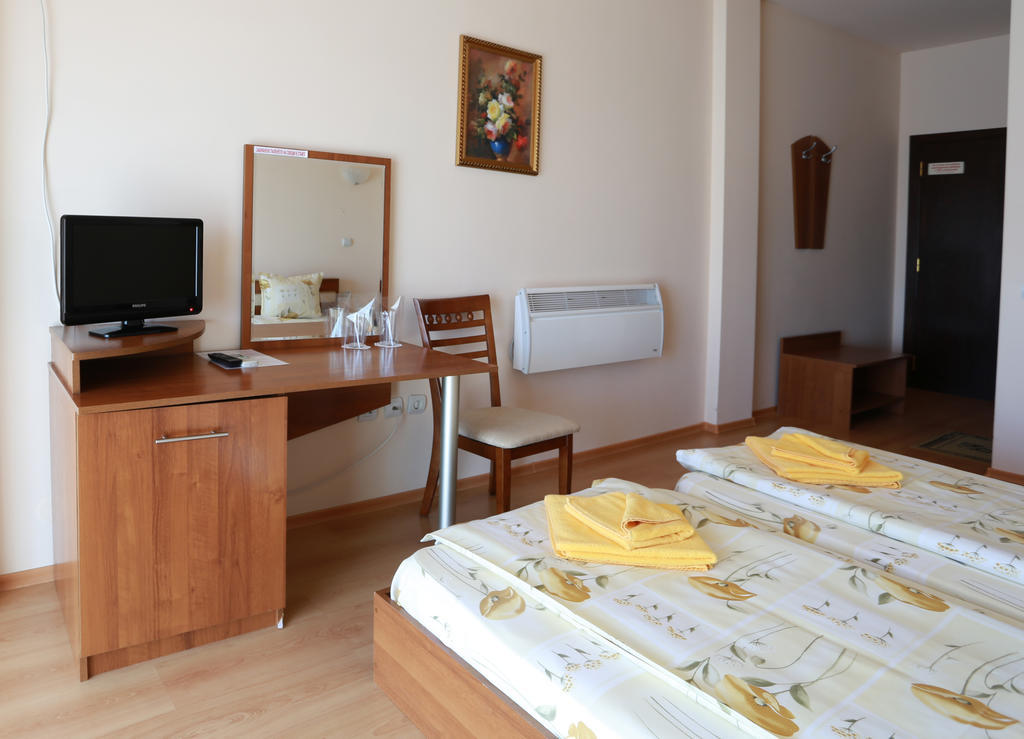 Acropolis Hotel Pazardzhik Room photo